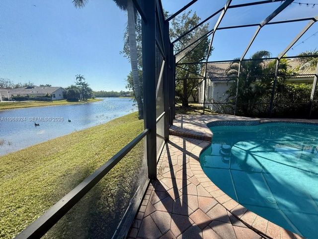 2644 Miller Ct, Weston, FL 33332