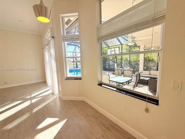 2644 Miller Ct, Weston, FL 33332