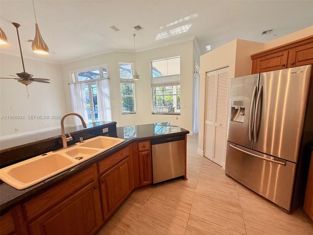 2644 Miller Ct, Weston, FL 33332