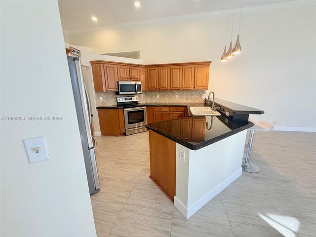 2644 Miller Ct, Weston, FL 33332