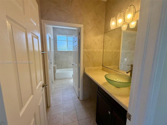 2644 Miller Ct, Weston, FL 33332