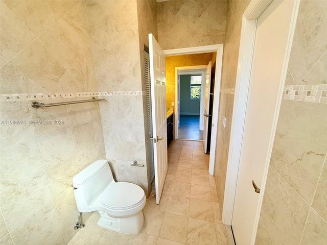 2644 Miller Ct, Weston, FL 33332