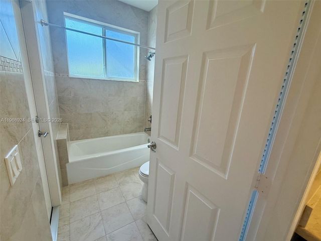 2644 Miller Ct, Weston, FL 33332