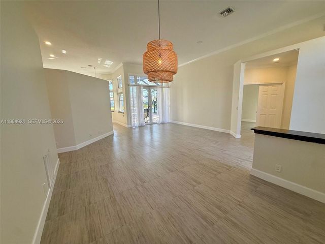 2644 Miller Ct, Weston, FL 33332