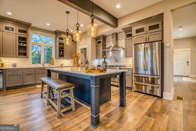 1722 High Summit Drive, Talking Rock, GA 30175