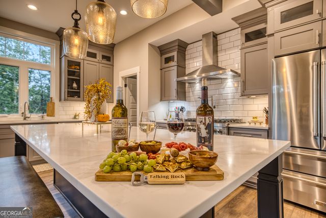 1722 High Summit Drive, Talking Rock, GA 30175