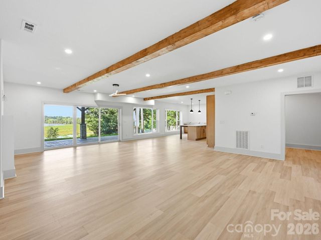124 Clipper Lane, Mooresville, NC 28117