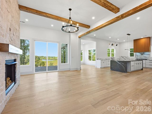 124 Clipper Lane, Mooresville, NC 28117