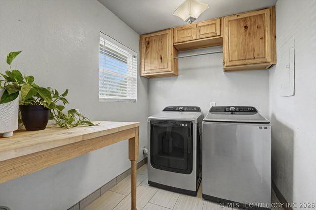 21819 W 12th Street S, Sand Springs, OK 74063