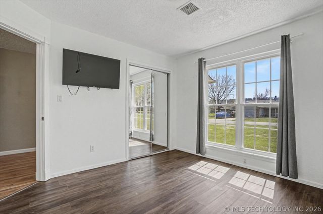 21819 W 12th Street S, Sand Springs, OK 74063