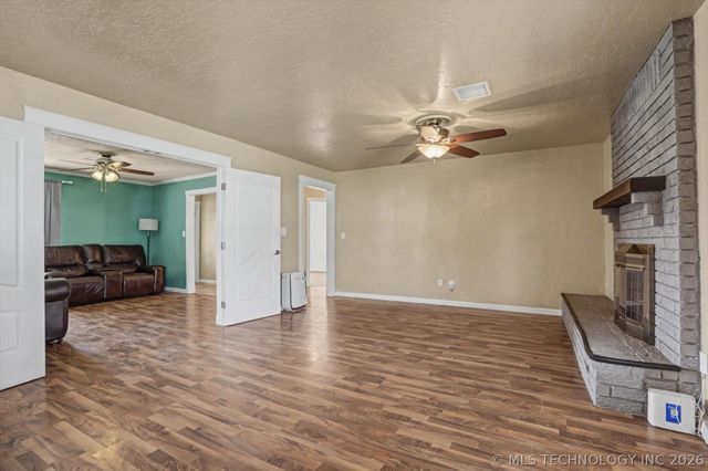 21819 W 12th Street S, Sand Springs, OK 74063