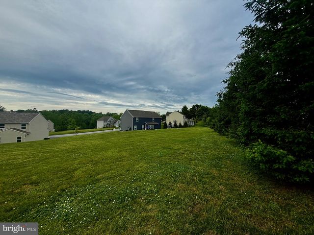 20 GREENVIEW DR, Shrewsbury, PA 17361