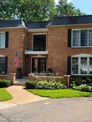 1750 Tiverton Road, Bloomfield Hills, MI 48304