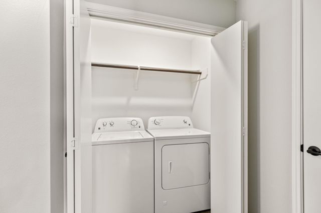 827 Apple Blossom Drive, Pearland, TX 77584