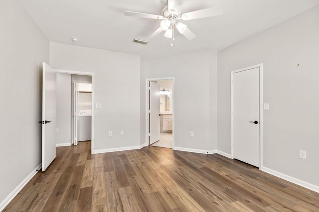 827 Apple Blossom Drive, Pearland, TX 77584