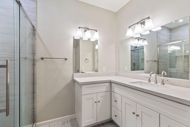 827 Apple Blossom Drive, Pearland, TX 77584