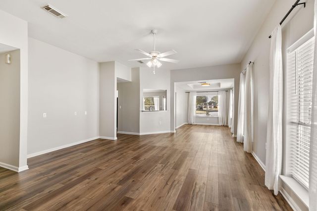 827 Apple Blossom Drive, Pearland, TX 77584