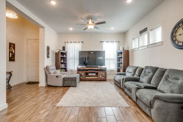 6449 Iron Horse Boulevard, North Richland Hills, TX 76180