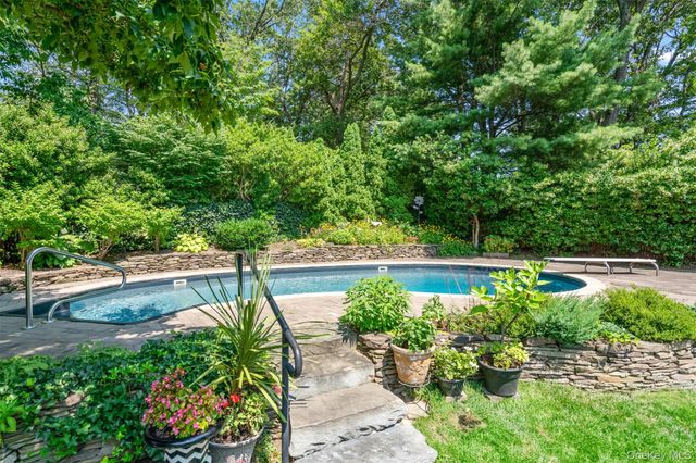 24 Preston Street, Huntington, NY 11743