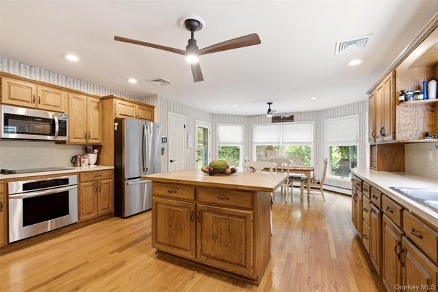 24 Preston Street, Huntington, NY 11743