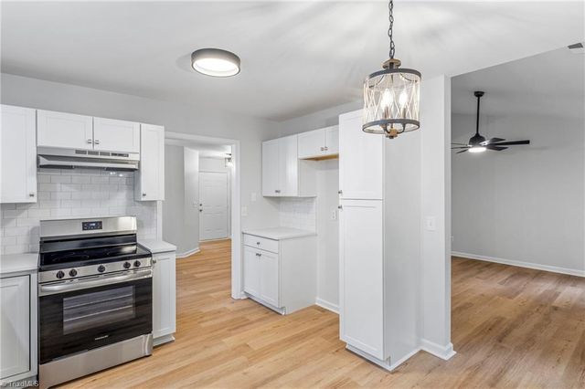 16 Spring Chapel Court, Greensboro, NC 27455