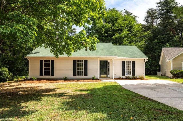16 Spring Chapel Court, Greensboro, NC 27455