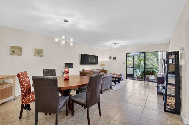 900 SW 9th Street Circle 102, Boca Raton, FL 33486