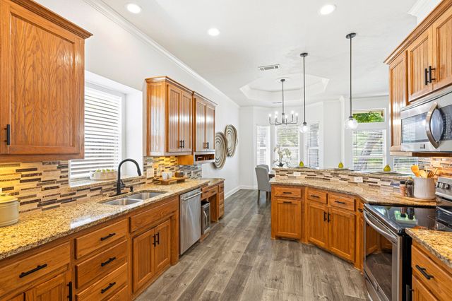 308 Leeward Circle, Azle, TX 76020