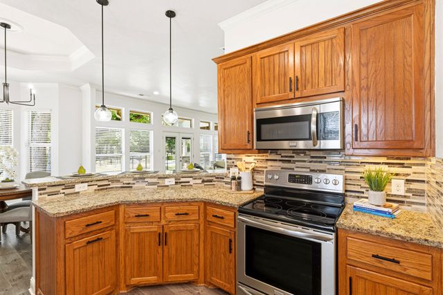 308 Leeward Circle, Azle, TX 76020
