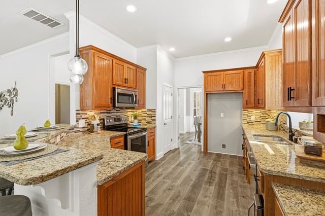 308 Leeward Circle, Azle, TX 76020