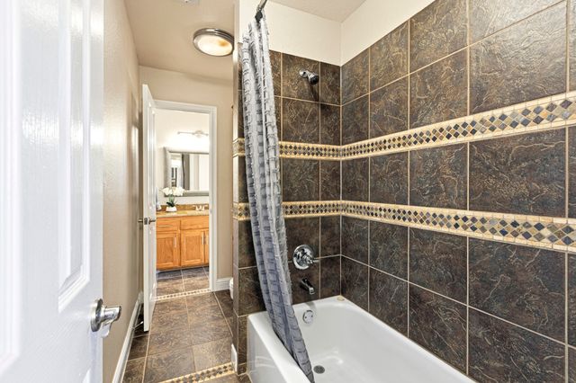 308 Leeward Circle, Azle, TX 76020