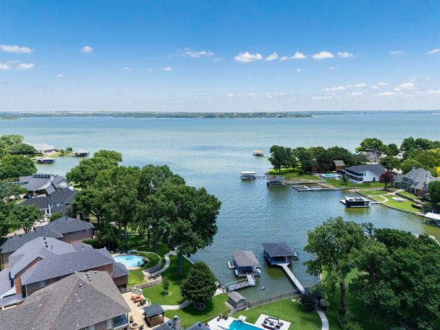 308 Leeward Circle, Azle, TX 76020