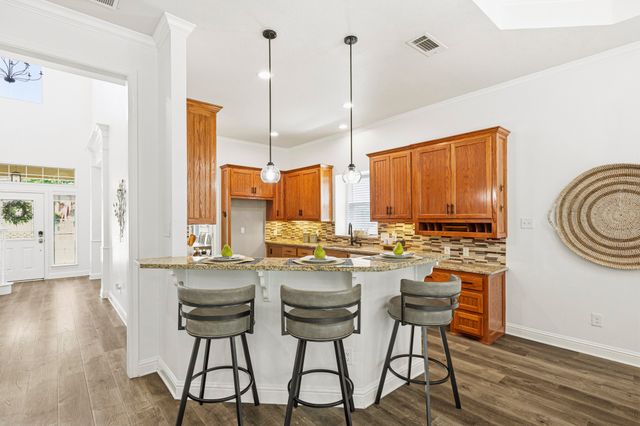 308 Leeward Circle, Azle, TX 76020