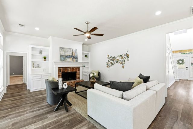 308 Leeward Circle, Azle, TX 76020