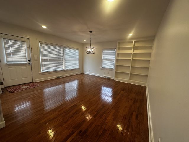 601 5th St, Lawrenceburg, TN 38464