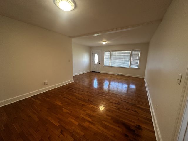 601 5th St, Lawrenceburg, TN 38464