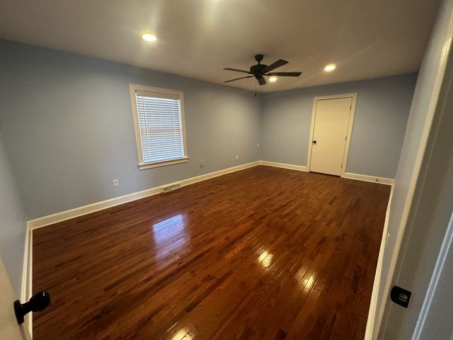 601 5th St, Lawrenceburg, TN 38464