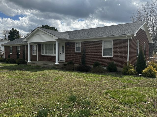 601 5th St, Lawrenceburg, TN 38464