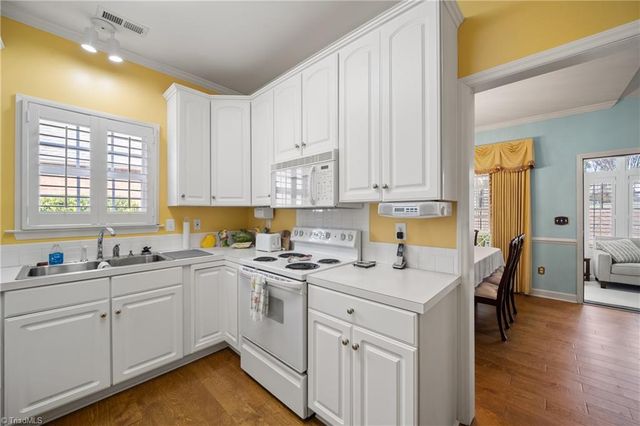 109 Sterling Point Court, Winston-salem, NC 27104