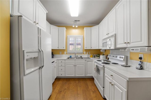 109 Sterling Point Court, Winston-salem, NC 27104