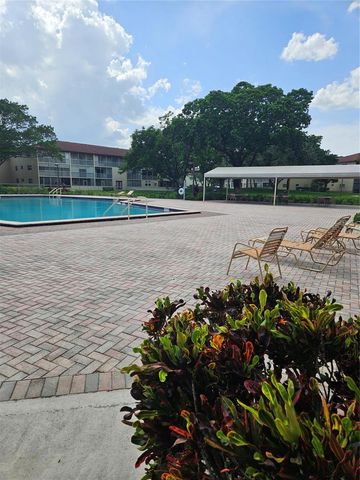 101 SW 132 Way 218, Pembroke Pines, FL 33027
