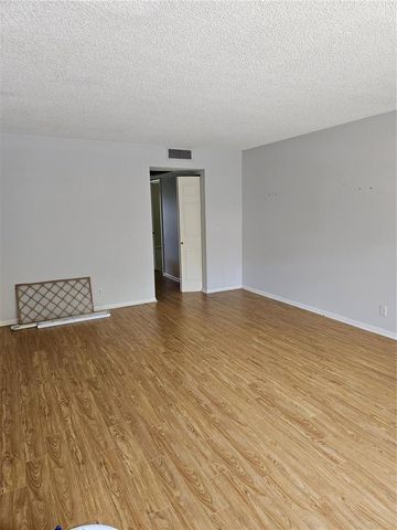 101 SW 132 Way 218, Pembroke Pines, FL 33027