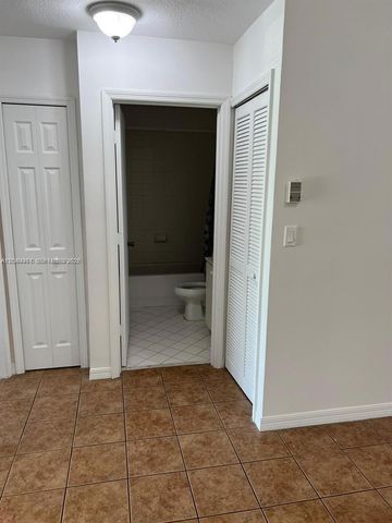 2911 SE 13th Rd 204-40, Homestead, FL 33035