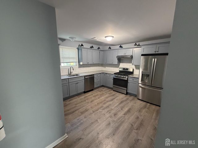 816 King Georges Road 2, Fords, NJ 08863