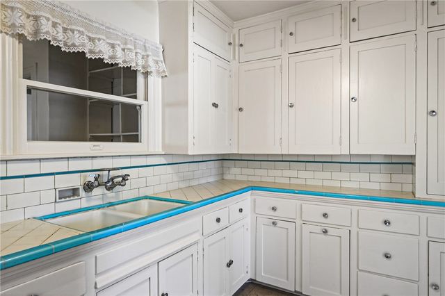 2863 N E, San Bernardino, CA 92405