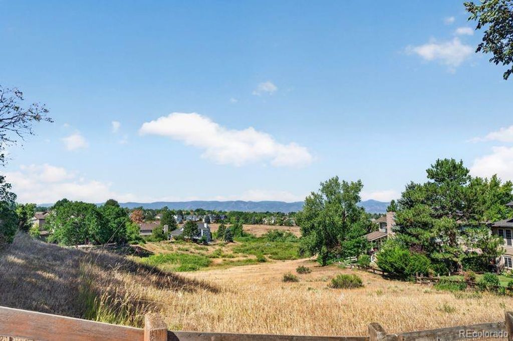 Image 3 of property listing at 9335 Prairie View Drive, Littleton, CO 80126