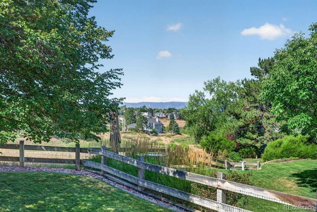 Image 9 of property listing at 9335 Prairie View Drive, Littleton, CO 80126