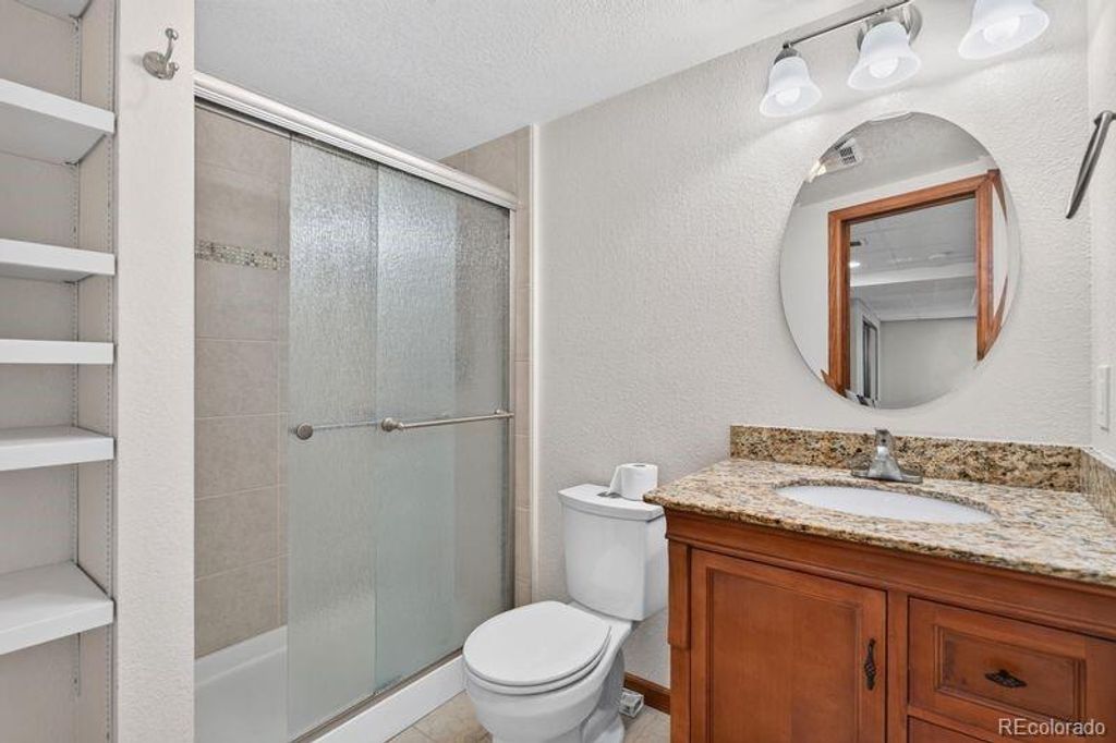 Image 10 of property listing at 9335 Prairie View Drive, Littleton, CO 80126