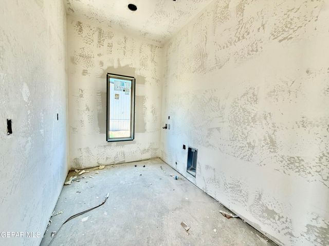 12260 PLAYA BONITA Drive, Clint, TX 79836