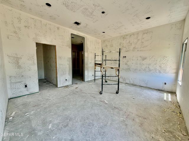 12260 PLAYA BONITA Drive, Clint, TX 79836